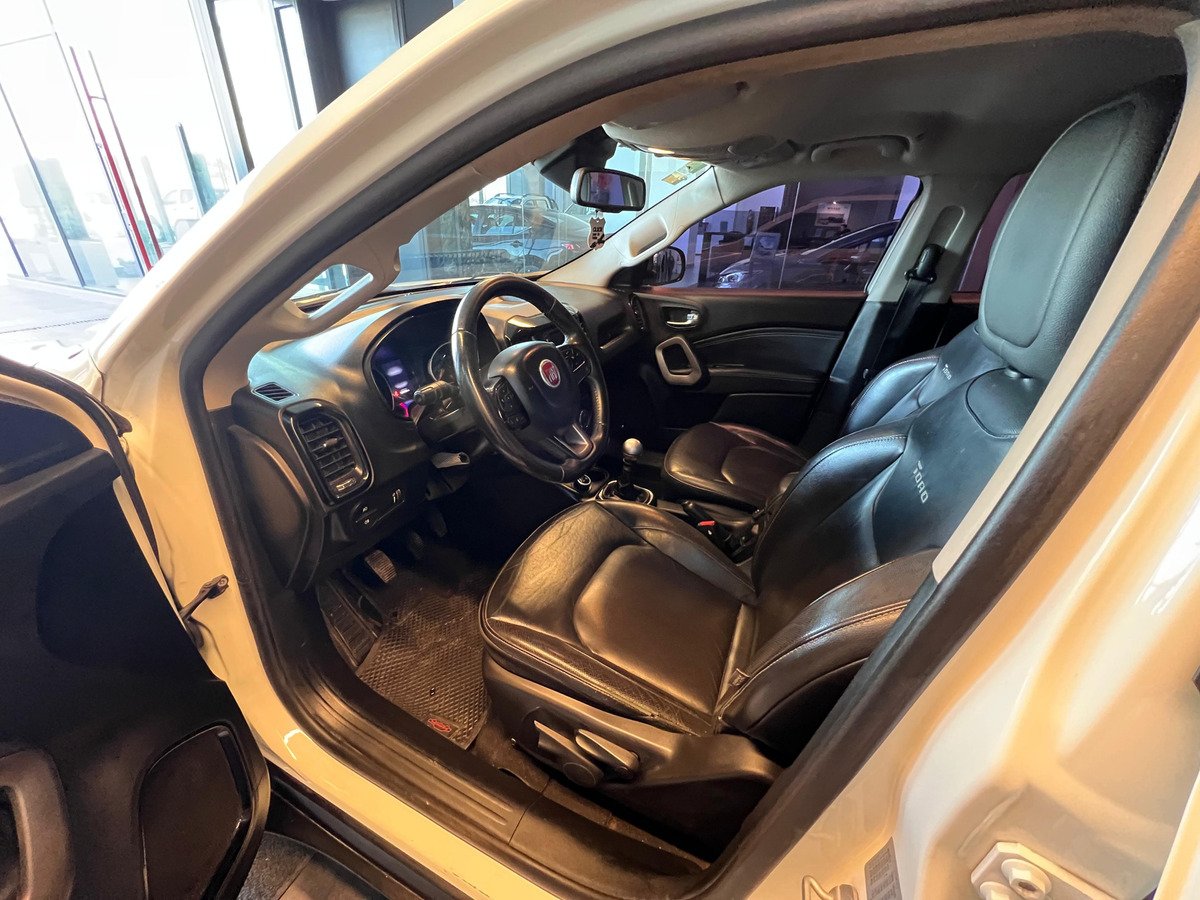 Fiat Toro 2.0 Freedom 4x4 - Imagen 4